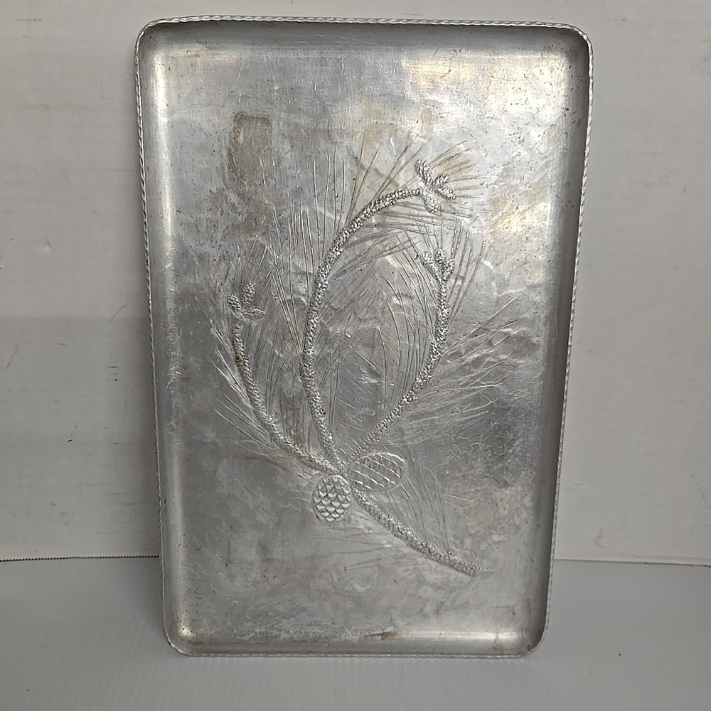 Vintage Everlast Hand Forged Aluminum Pinecone Tray Mid Century Modern 14.5"